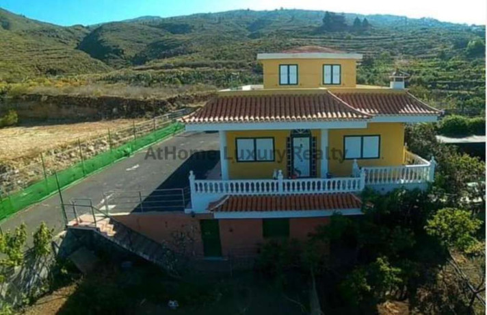 casa-rural-en-venta-en-guia-de-isora-big-1