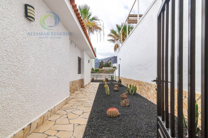 casa-o-chalet-independiente-en-venta-en-calle-el-hibisco-big-11