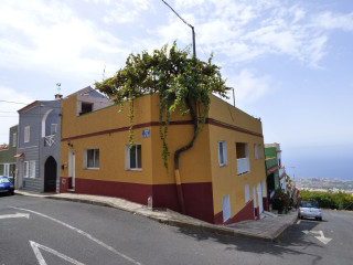 Chalet pareado en venta en calle Cruz de la Palma, 2