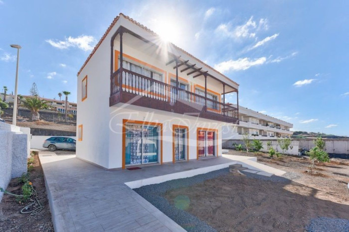 casa-o-chalet-independiente-en-venta-en-puerto-de-santiago-big-0