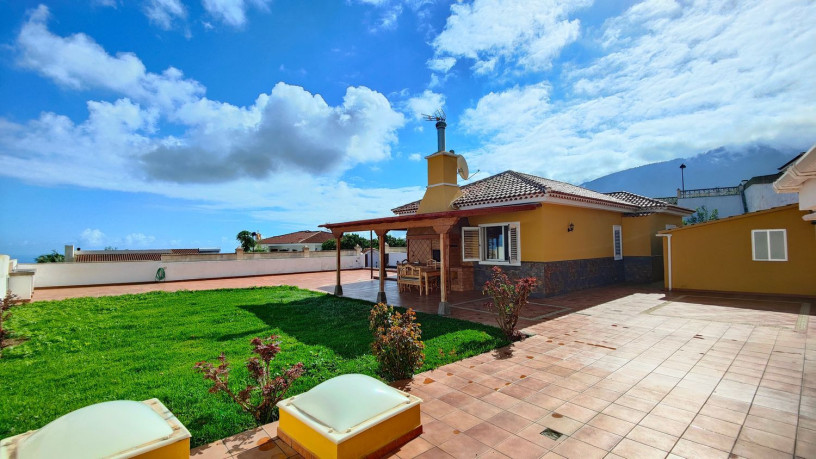 casa-o-chalet-independiente-en-venta-en-calle-vinas-36-big-2