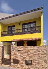 Chalet adosado en venta en Centro (ref. CAD-40001)