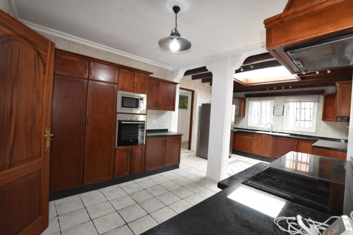 casa-o-chalet-independiente-en-venta-en-torviscas-centro-y-alto-big-9