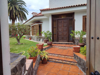 Casa o chalet independiente en venta en calle Ecuador (ref. 3400-13082)