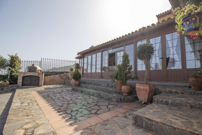 casa-o-chalet-independiente-en-venta-en-calle-calzadilla-93-big-1