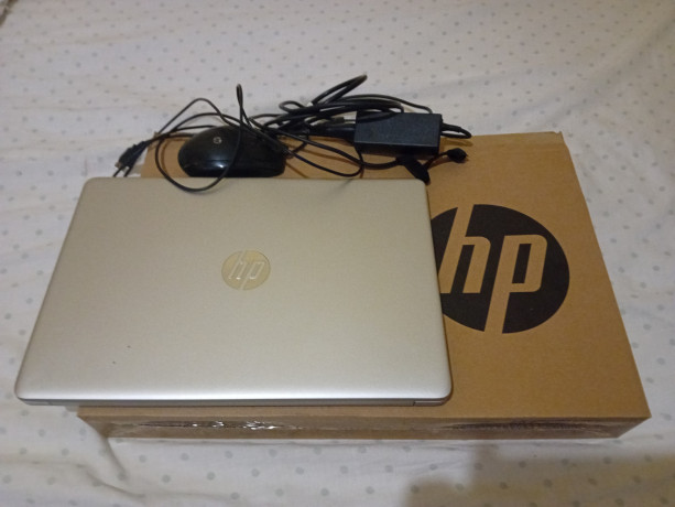 hp-laptop-15sq-big-0